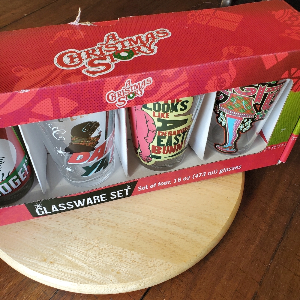 🆕 🌲 A CHRISTMAS STORY GLASSWARE SET Warner Brothers - Picture 2 of 3